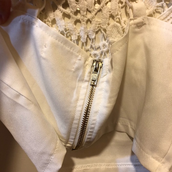 WHITE CROP TOP (FESTIVAL WEAR) - Picture 3 of 3